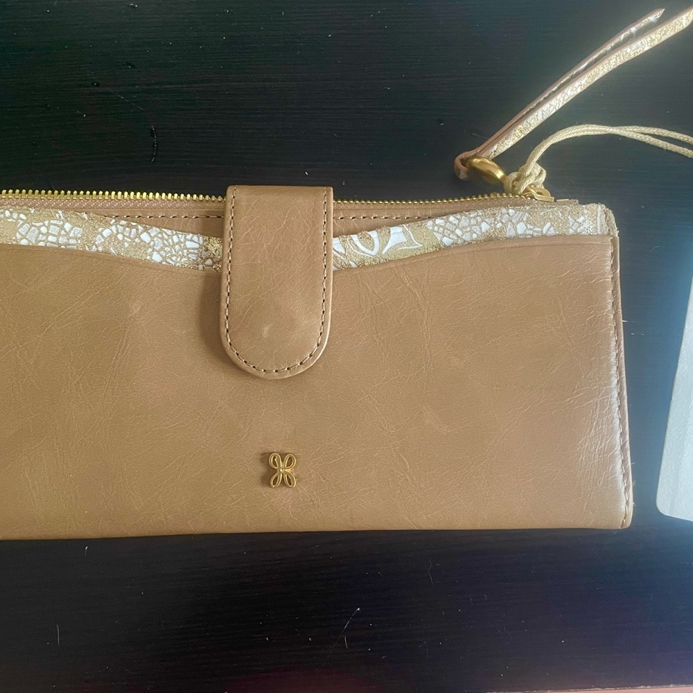 HOBO Cashmere  max continental leather wallet - Picture 4 of 10
